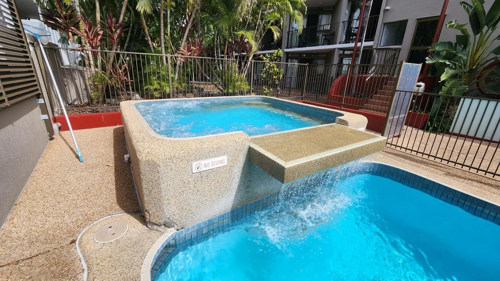 Water View Resort In North Ward Townsville Apartment