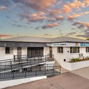 Seaside Townsville- Right Next To Coles, 2 Mins Walk To & Cbd Hostel